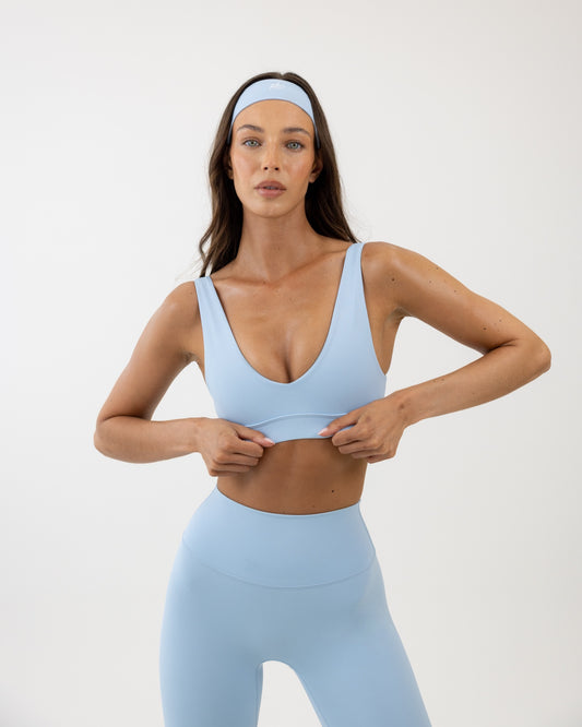 V-neck sports bra - powder blue