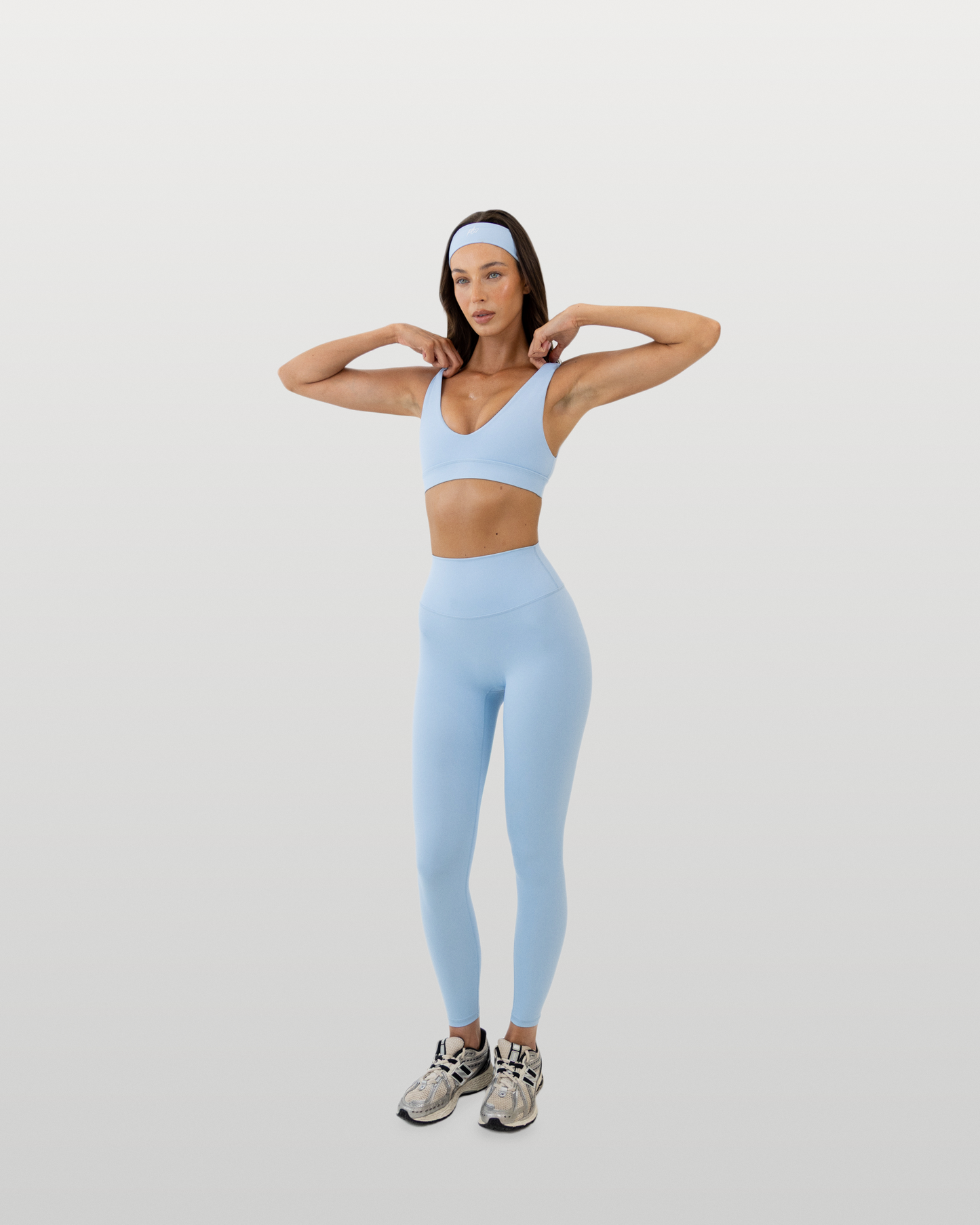 V-neck sports bra - powder blue